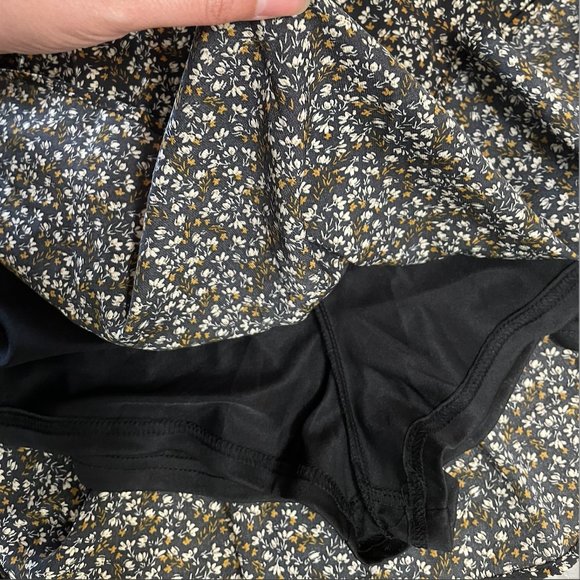 TCEC | NWOT | Floral Print Chiffon Skort Dress | S | Black | CP9448 - Picture 6 of 6